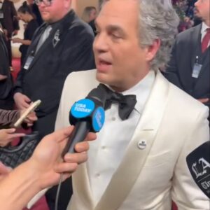 Mark Ruffalo BE GOOD Pin Button