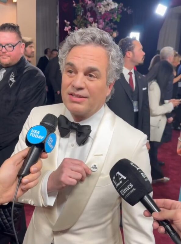 Mark Ruffalo BE GOOD Pin Button